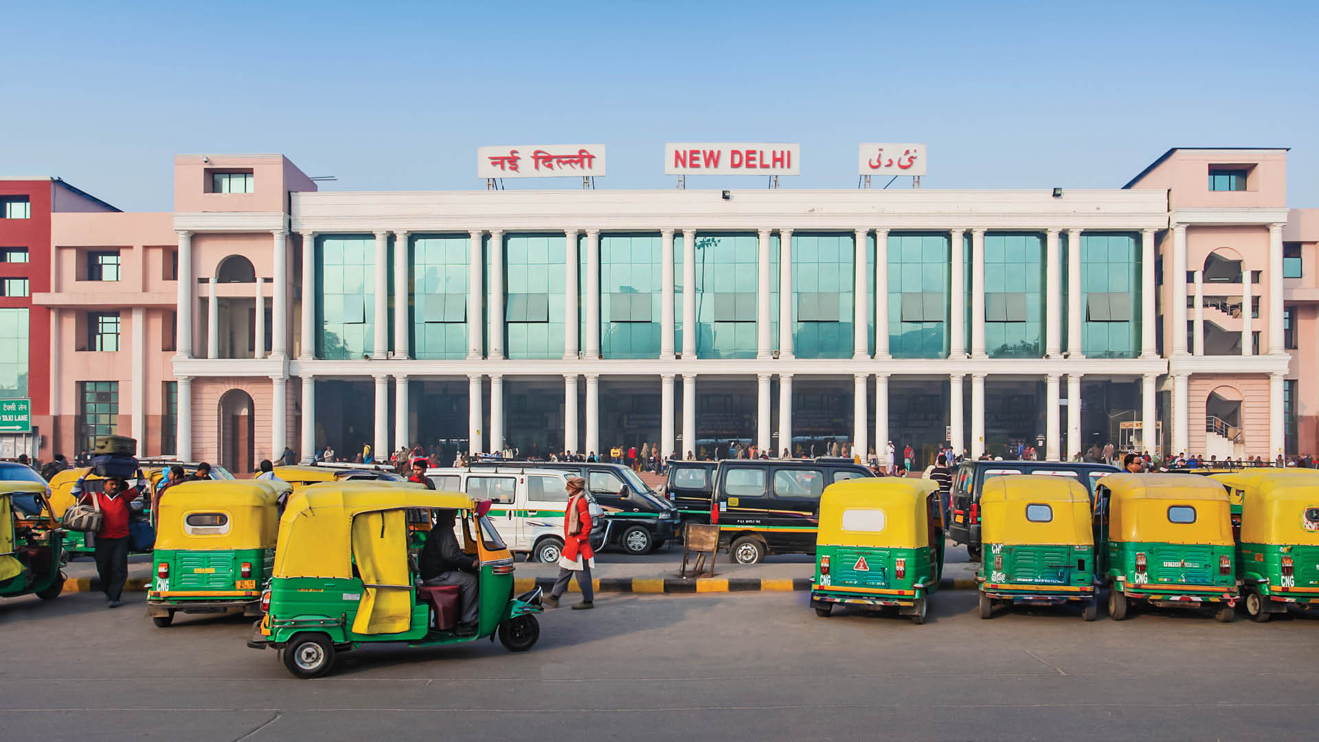 New Delhi Railway Station To Have IGI AirportLike Amenities With Rs.